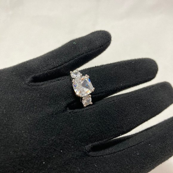 Jewelry - Three Stone Zircon Statement Ring Size 8